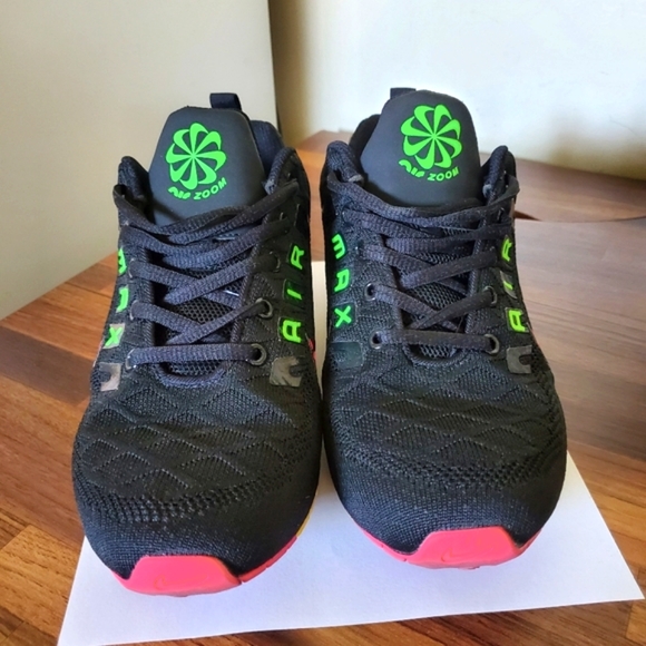 Nike Air Zoom Sneakers, Size Mens-8.5 or Womens-10, UNISEX - Picture 4 of 9